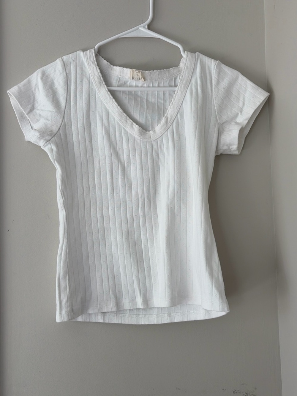 White Ribbed V-Neck Short Sleeve Tee